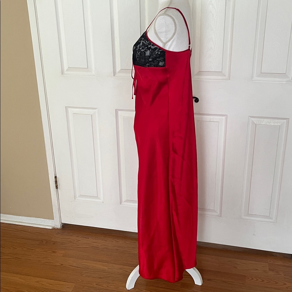 Fredricks Of Hollywood red satin nightgown/robe open front black lace bra maxi - Picture 3 of 5
